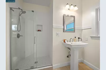 324 63rd St, Oakland, CA 94618 - Photo 16