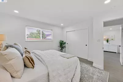 2449 Almaden Blvd, Union City, CA 94587 - Photo 12