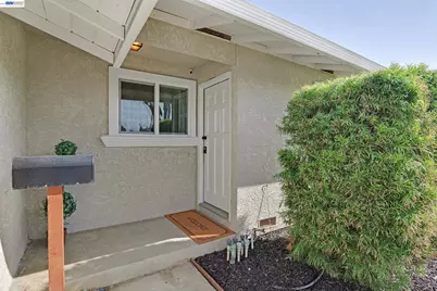 2449 Almaden Blvd, Union City, CA 94587 - Photo 2