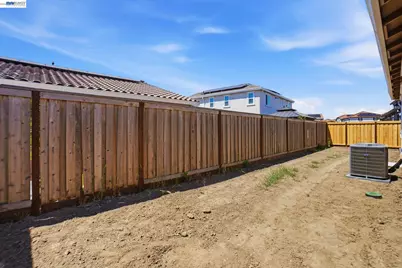 16047 Pirates Cove Ln, Lathrop, CA 95330 - Photo 34