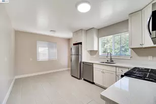 15963 Via Toledo, San Lorenzo, CA 94580 - Photo 14