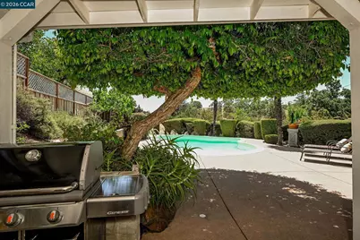 861 Holly Hill Dr, Walnut Creek, CA 94596 - Photo 22