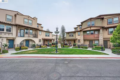 1072 Victories Loop, San Jose, CA 95116 - Photo 34