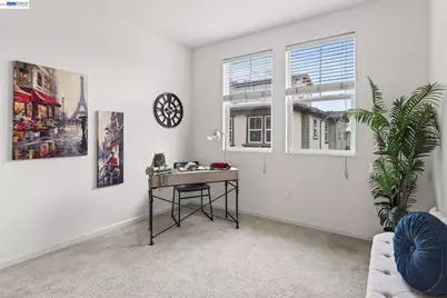 1072 Victories Loop, San Jose, CA 95116 - Photo 16