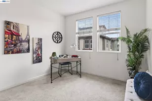 1072 Victories Loop, San Jose, CA 95116 - Photo 16