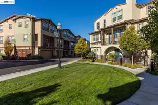 1072 Victories Loop, San Jose, CA 95116 - Photo 28