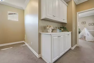 8320 New Park Ln, San Diego, CA 92127 - Photo 18