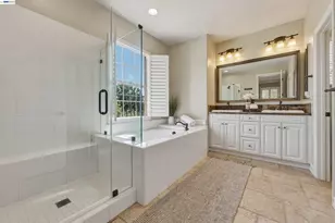 8320 New Park Ln, San Diego, CA 92127 - Photo 16