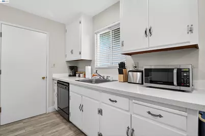 956 W Hacienda, Campbell, CA 95008 - Photo 12