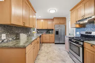 8108 Greenly Dr, Oakland, CA 94605 - Photo 14