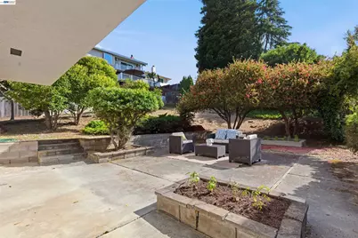 19304 Barclay Rd, Castro Valley, CA 94546 - Photo 28