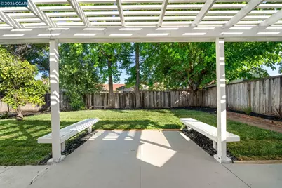 1948 Risdon Rd, Concord, CA 94518 - Photo 28
