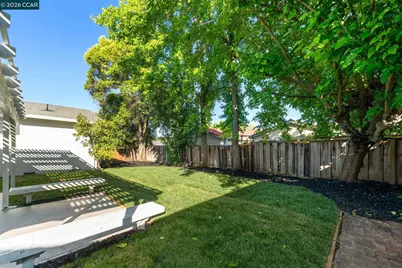 1948 Risdon Rd, Concord, CA 94518 - Photo 30
