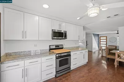 2363 Hemlock Ave, Concord, CA 94520 - Photo 8