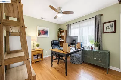15100 Shining Star Ln, San Leandro, CA 94579 - Photo 14