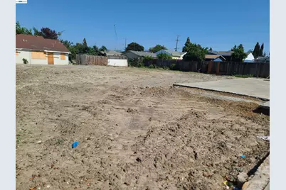 867 Lewelling Blvd, Ashland, CA 94541 - Photo 10