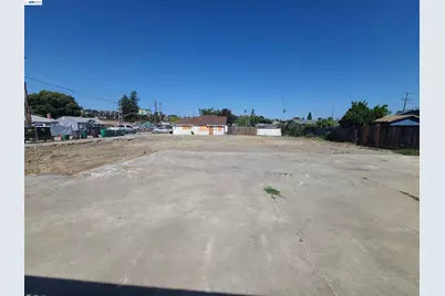 867 Lewelling Blvd, Ashland, CA 94541 - Photo 12