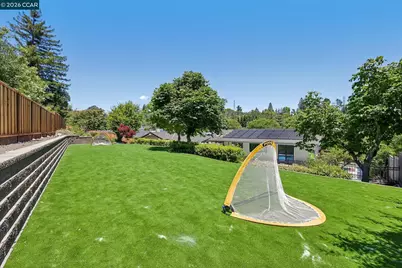 128 Corliss Dr, Moraga, CA 94556 - Photo 36