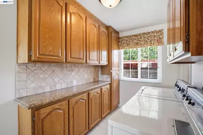 930 Castle St, San Leandro, CA 94578 - Photo 34