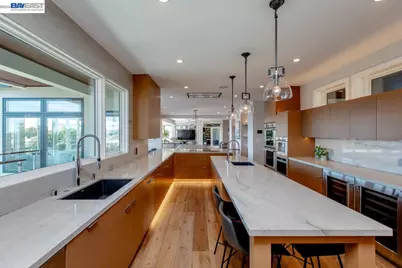 1235 Hawthorne St, Alameda, CA 94501 - Photo 52