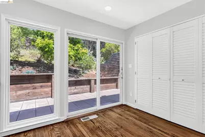 10 Sereno Cir, Oakland, CA 94619 - Photo 16
