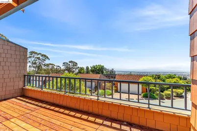 10 Sereno Cir, Oakland, CA 94619 - Photo 18