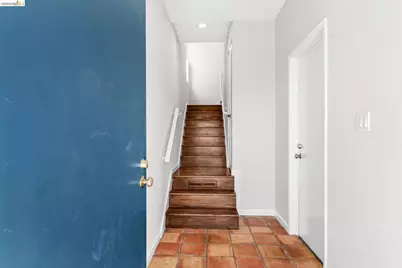 10 Sereno Cir, Oakland, CA 94619 - Photo 2