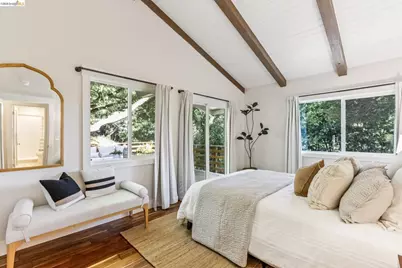 6742 Pinehaven Rd, Oakland, CA 94611 - Photo 26