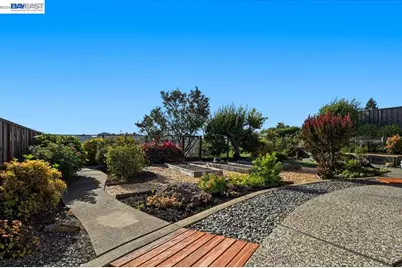 6086 Bellingham Dr, Castro Valley, CA 94552 - Photo 56