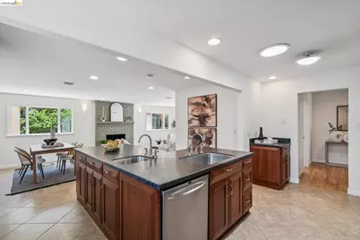 387 Gladys Dr, Pleasant Hill, CA 94523 - Photo 12