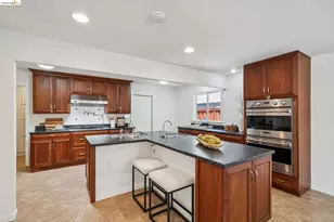 387 Gladys Dr, Pleasant Hill, CA 94523 - Photo 8