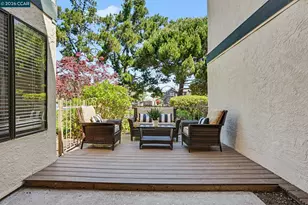 210 Carob Ln, Alameda, CA 94502 - Photo 6