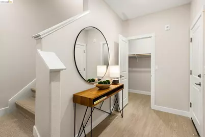 28970 Parkridge Loop #118, Hayward, CA 94544 - Photo 4