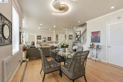 252 International Blvd #303, Oakland, CA 94606 - Photo 20