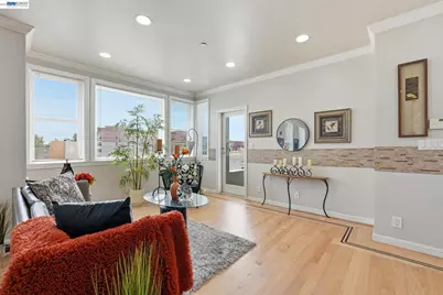 252 International Blvd #303, Oakland, CA 94606 - Photo 10