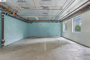 252 International Blvd, Oakland, CA 94606 - Photo 44