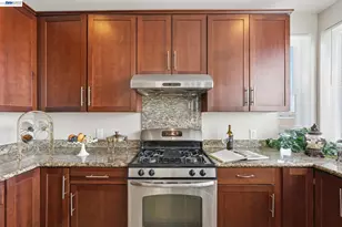 252 International Blvd, Oakland, CA 94606 - Photo 16