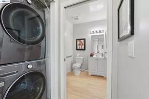 252 International Blvd, Oakland, CA 94606 - Photo 42