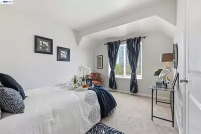 252 International Blvd #303, Oakland, CA 94606 - Photo 28