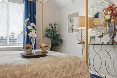 252 International Blvd #303, Oakland, CA 94606 - Photo 34