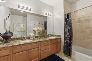 252 International Blvd, Oakland, CA 94606 - Photo 40