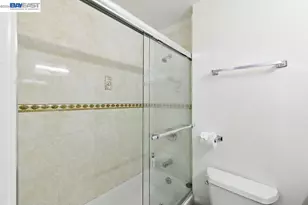2506 Highland Ave, Oakland, CA 94606 - Photo 22