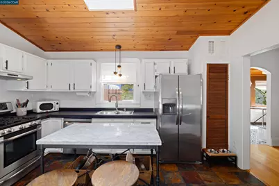 6366 Sunnymere Ave, Oakland, CA 94605 - Photo 12