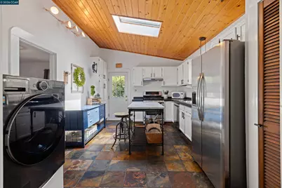 6366 Sunnymere Ave, Oakland, CA 94605 - Photo 10