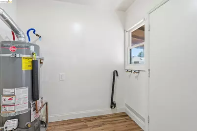 5465 Holland St, Oakland, CA 94601 - Photo 28