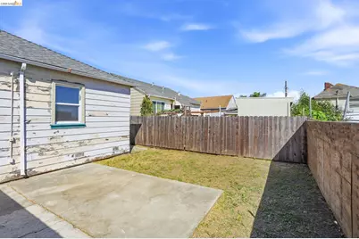 5465 Holland St, Oakland, CA 94601 - Photo 32