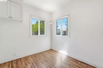 5465 Holland St, Oakland, CA 94601 - Photo 8