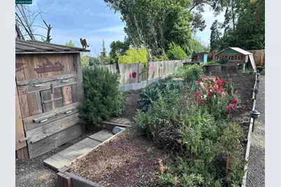 1941 Rainier Ct, Martinez, CA 94553 - Photo 14