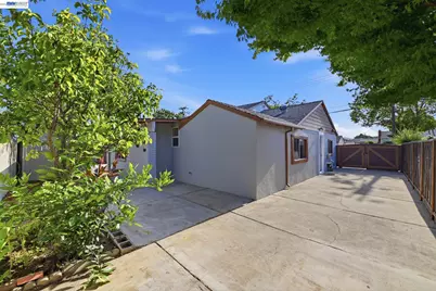 15274 Inverness St, San Leandro, CA 94579 - Photo 30