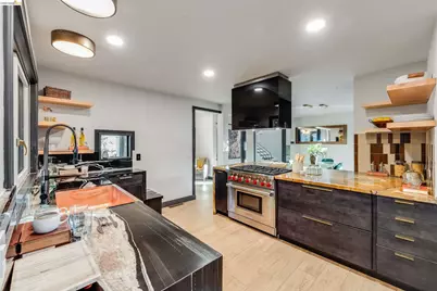 6048 Chelton Dr, Oakland, CA 94611 - Photo 10